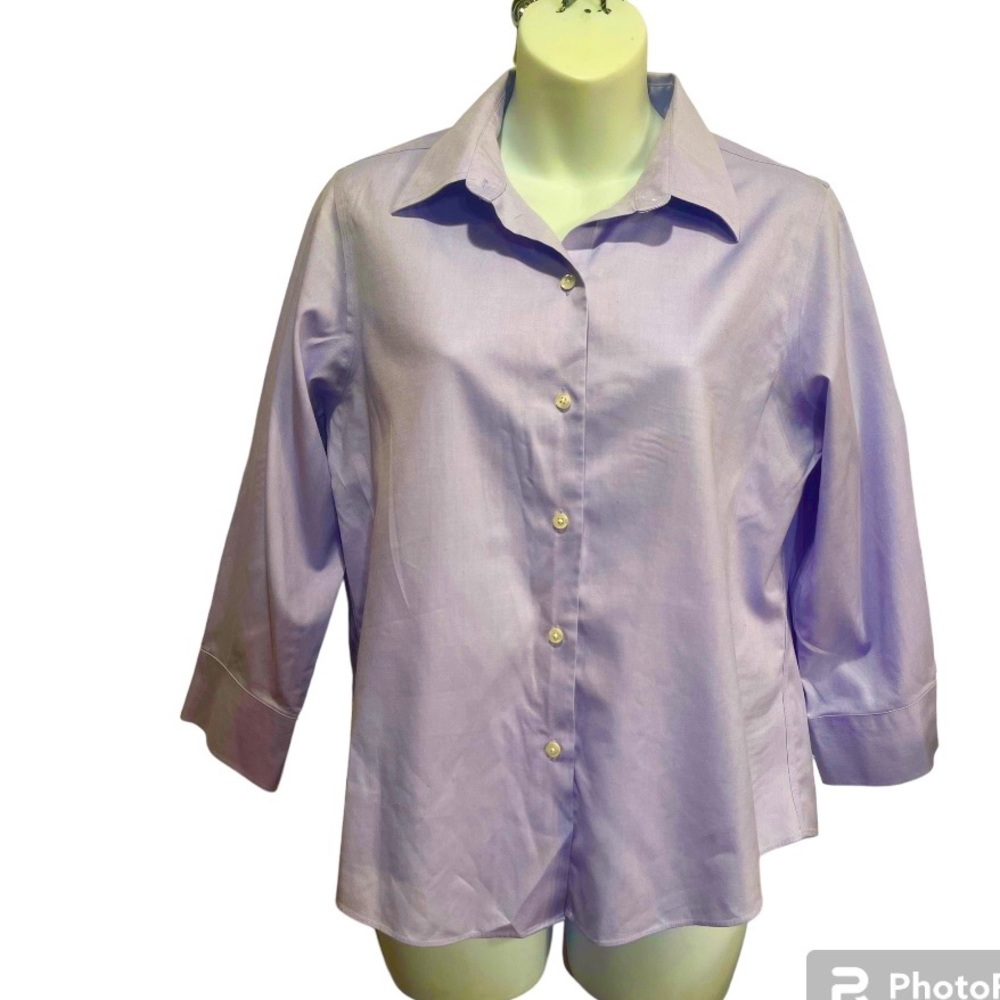 Petite Sophisticate non iron blouse size medium in lavender